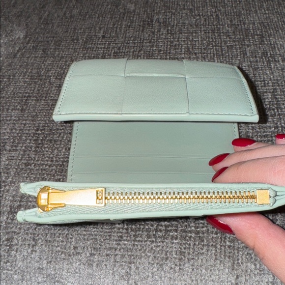 New Bottega Veneta trifold mini wallet - Picture 6 of 8